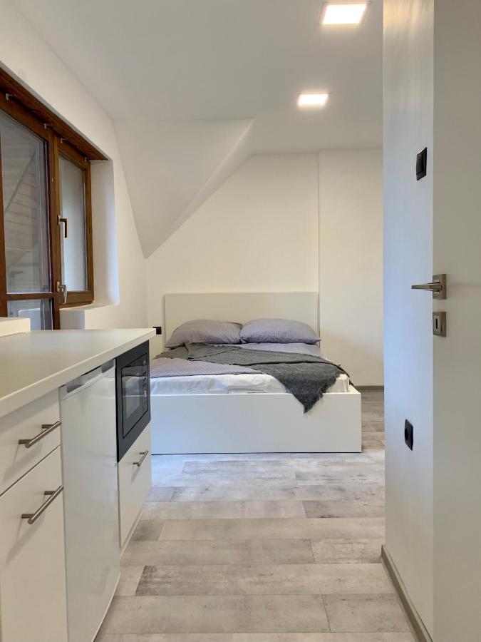 Var-Lak Apartman إغير المظهر الخارجي الصورة